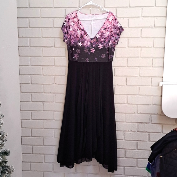 Dresses & Skirts - Beautiful Black/Pink Floral Short  Sleeve Maxi Dress. Size XL NWOT